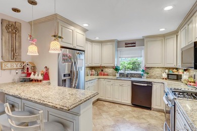 Move in condition Beautifully updated Energy Efficient home! - photo 4