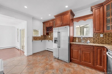 Welcome to this spacious single-family home in the heart of New - photo 14