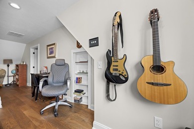 Exceptional opportunity to own a beautifully maintained - photo 31