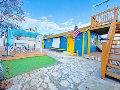 Rare Waterfront Single-Family Home in New York! Not a Co-op! - photo 1