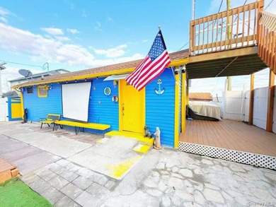 Rare Waterfront Single-Family Home in New York! Not a Co-op! - photo 2