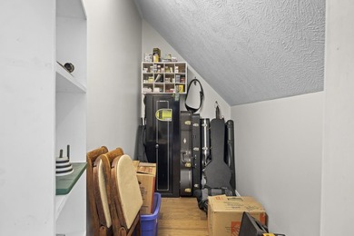 Exceptional opportunity to own a beautifully maintained - photo 33