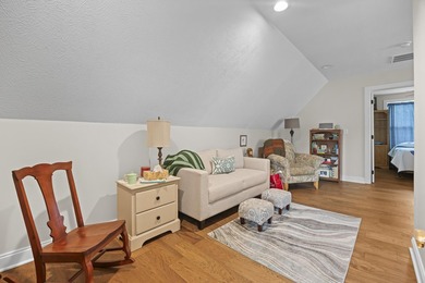 Exceptional opportunity to own a beautifully maintained - photo 34