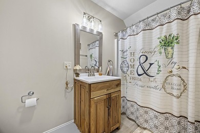 Exceptional opportunity to own a beautifully maintained - photo 36