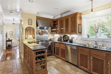 The 6 Brooks Avenue property is ideally located on Aquidneck - photo 9
