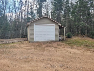 Great starter home on 2.7 acres in the popular Winchester- - photo 4