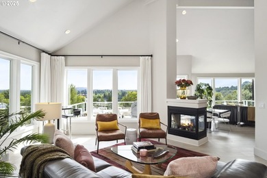 Stunning views, high ceilings and abundant natural light take - photo 8