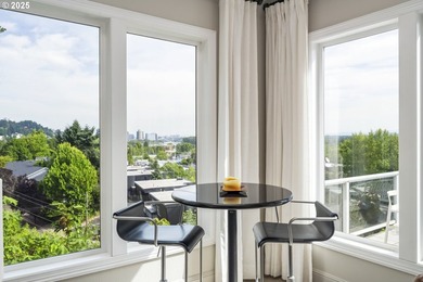Stunning views, high ceilings and abundant natural light take - photo 10
