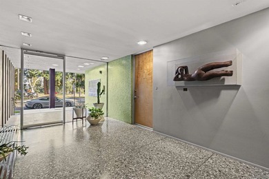 Iconic mid-century modern living at the acclaimed Salomon - photo 5