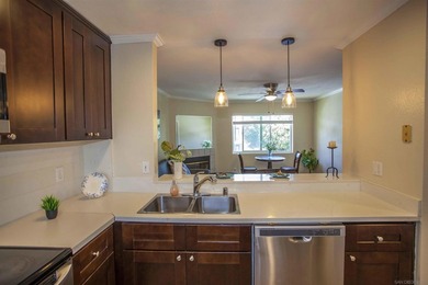 Light & Bright upper 2 bed/1bath, 796 sf Unit in the Verano of - photo 10
