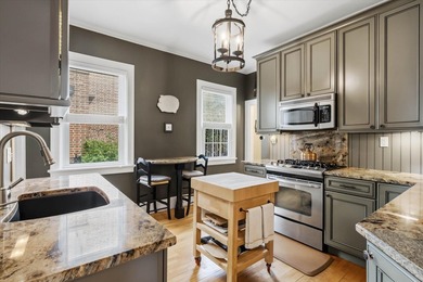 Located in sought-after neighborhood w/ stunning views of Lake - photo 16
