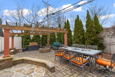 Welcome to this beautifully updated expanded ranch in the heart - photo 31