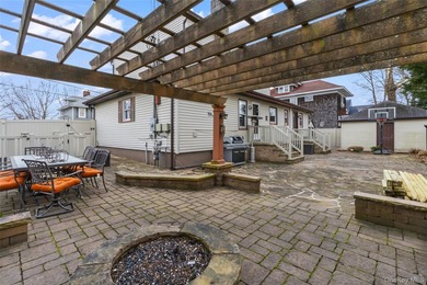 Welcome to this beautifully updated expanded ranch in the heart - photo 33