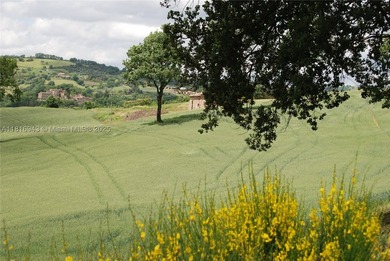Exclusive 182-hectare estate near Assisi, featuring Palazzo - photo 10