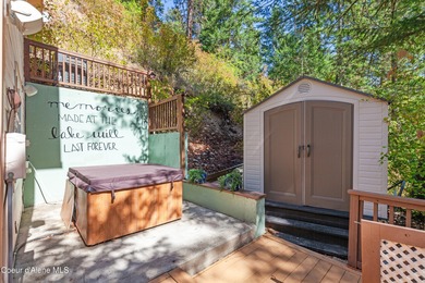 Rare Windy Bay waterfront on Hayden Lake! Private, serene, and