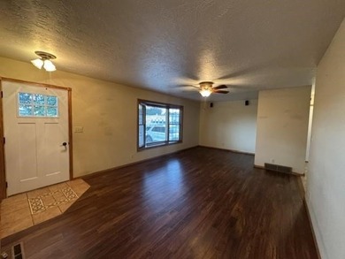 Location is key with this impeccably maintained 3 bed 2 bath - photo 3