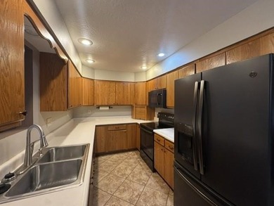 Location is key with this impeccably maintained 3 bed 2 bath - photo 8