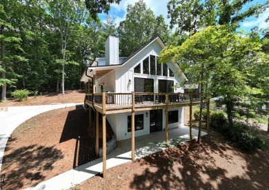 Lake Home For Sale in Hiawassee, Georgia