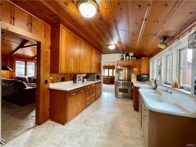 Secluded cabin overlooking Bass Lake on a half-acre lot. - photo 17