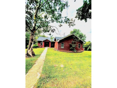 (private lake, pond, creek) Home For Sale in Frankfort Kentucky