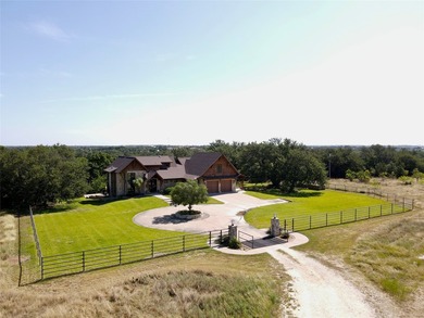 Beautiful 3 Bedroom, 3 and a half bath, custom built home - photo 3