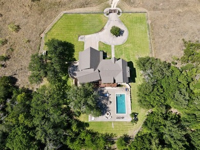 Beautiful 3 Bedroom, 3 and a half bath, custom built home - photo 5
