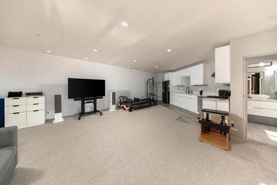 Perched in the foothills of Montecito, this one of a kind 40 - photo 25