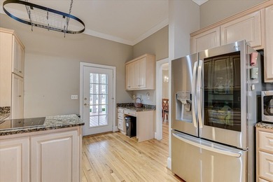 This exceptional three-bedroom, three-bathroom residence - photo 27