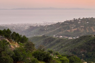 Perched in the foothills of Montecito, this one of a kind 40 - photo 41