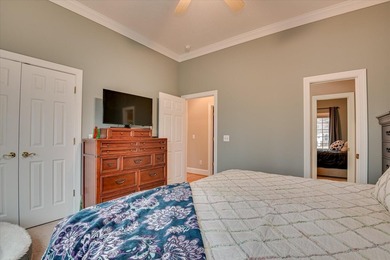 This exceptional three-bedroom, three-bathroom residence - photo 42