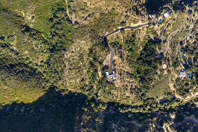 Perched in the foothills of Montecito, this one of a kind 40 - photo 43