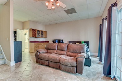 This exceptional three-bedroom, three-bathroom residence - photo 49