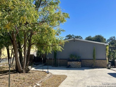 Lake Medina Home For Sale in Bandera Texas