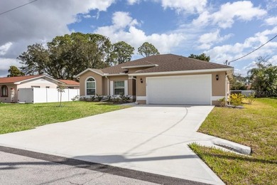 AWESOME NEW HOME OF CONCRETE BLOCKS, located in highly desirable - photo 2