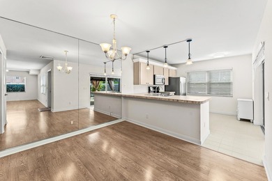Welcome to a charming quiet townhouse in West Palm Beach - photo 5