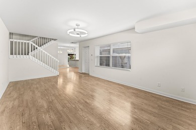 Welcome to a charming quiet townhouse in West Palm Beach - photo 9