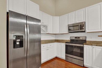 Beautifully updated 2-bedroom, 2-bathroom second-floor condo - photo 11