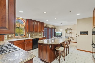 Custom Built 6 Bedroom 5.5 Bath Estate Home on private - photo 19