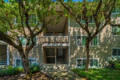 Lake Washington Condo For Sale in Kirkland Washington