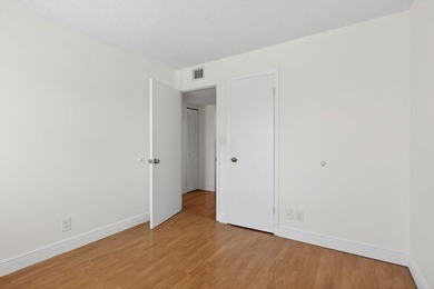 Spacious 4-bedroom, 2.5-bath townhouse ideally located in - photo 23