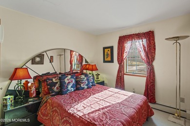 Custom Built 6 Bedroom 5.5 Bath Estate Home on private - photo 25