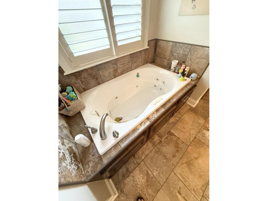Welcome to 114 Parkside Cove, a home of absolute perfection! - photo 25