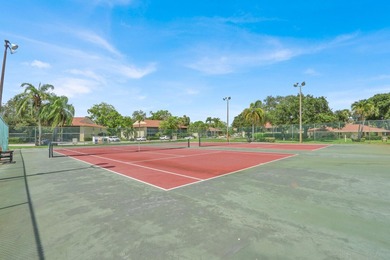 Beautifully updated 2-bedroom, 2-bathroom second-floor condo - photo 25