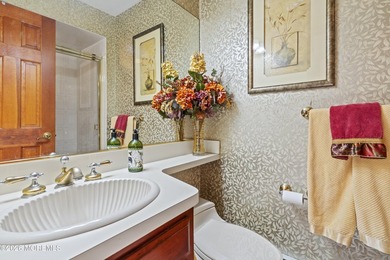 Custom Built 6 Bedroom 5.5 Bath Estate Home on private - photo 27