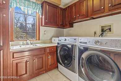 Custom Built 6 Bedroom 5.5 Bath Estate Home on private - photo 28