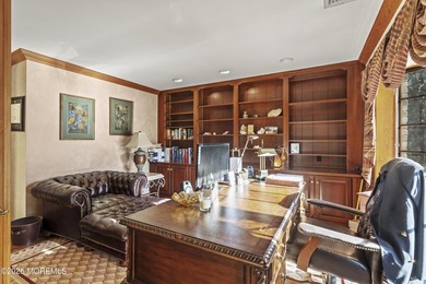 Custom Built 6 Bedroom 5.5 Bath Estate Home on private - photo 30