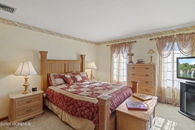 Custom Built 6 Bedroom 5.5 Bath Estate Home on private - photo 49