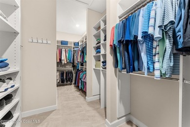 Enjoy waterfront living from this airy 3-bedroom, 4-bath home in - photo 16