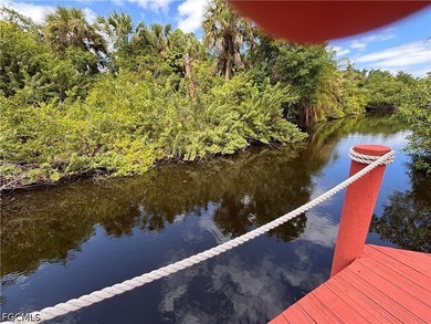 Located on an OVERSIZED GULF ACCESS LOT is this updated, ready - photo 2