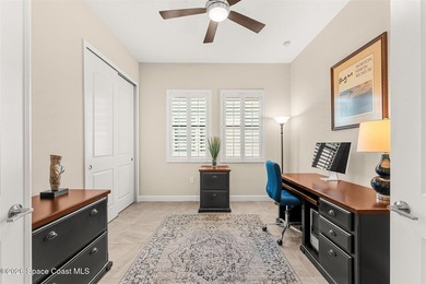 Enjoy waterfront living from this airy 3-bedroom, 4-bath home in - photo 22